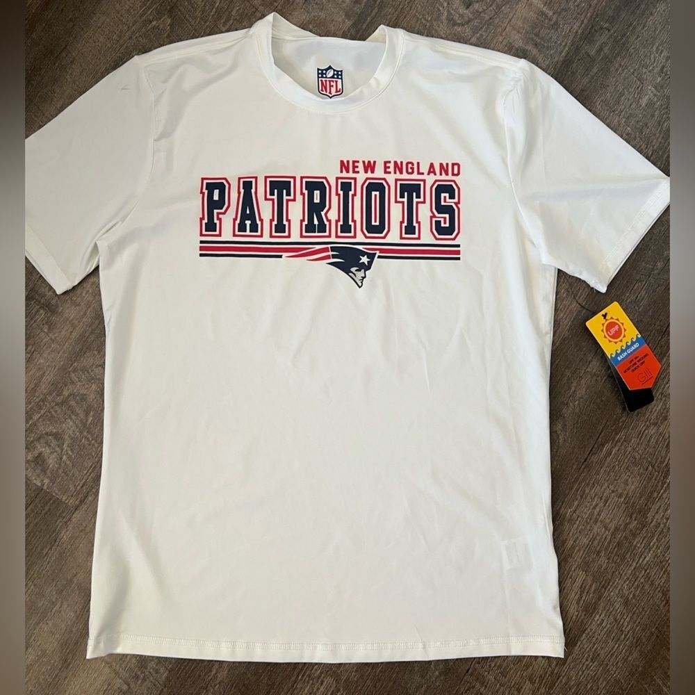 NFL New England Patriots Rashguard-Size Medium